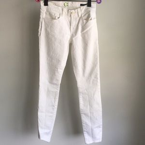 C. WONDER SKINNY JEANS SIZE 28
